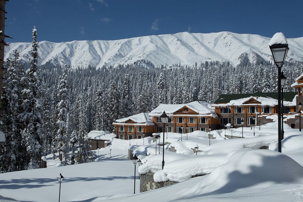 The Khyber Himalayan Resort and Spa, Gulmarg (Kashmir)