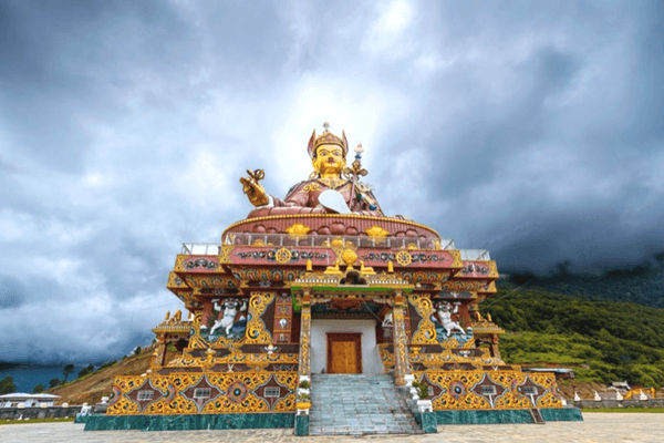 Lheunste, Bhutan