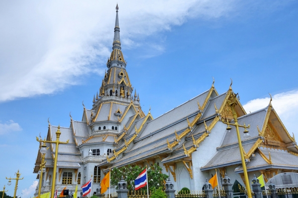 Wat Sothorn - 100 Places To Visit In Thailand