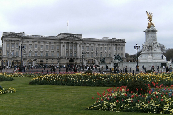 Buckingham Palace, Palaces in Europe owned by Royal Families
