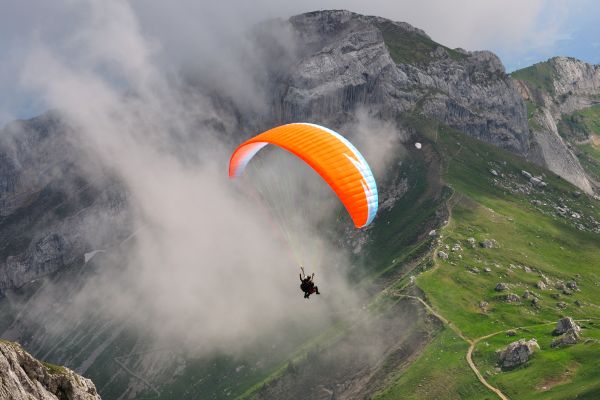 Paragliding in Bir Billing