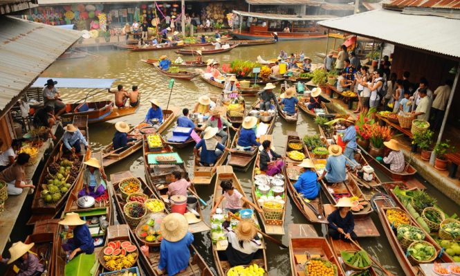 floating market - things to do in Thailand