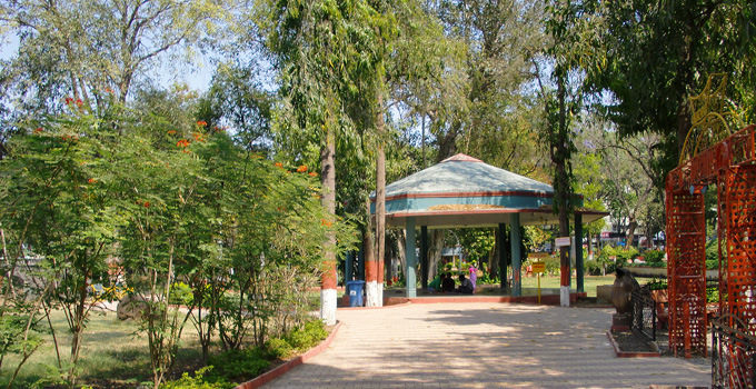 Bund Garden- places to visit in Pune