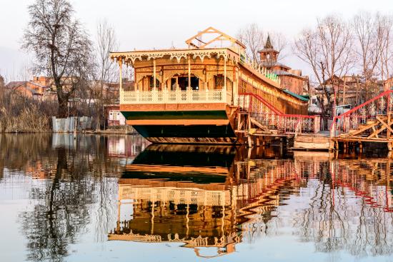 Houseboats in Kashmir - A Signature Experience for all