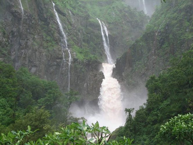 Thoseghar- Places to Visit near Mumbai During Monsoon
