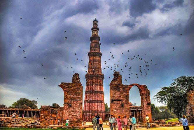 Qutub Minar-Tourist Places in Delhi